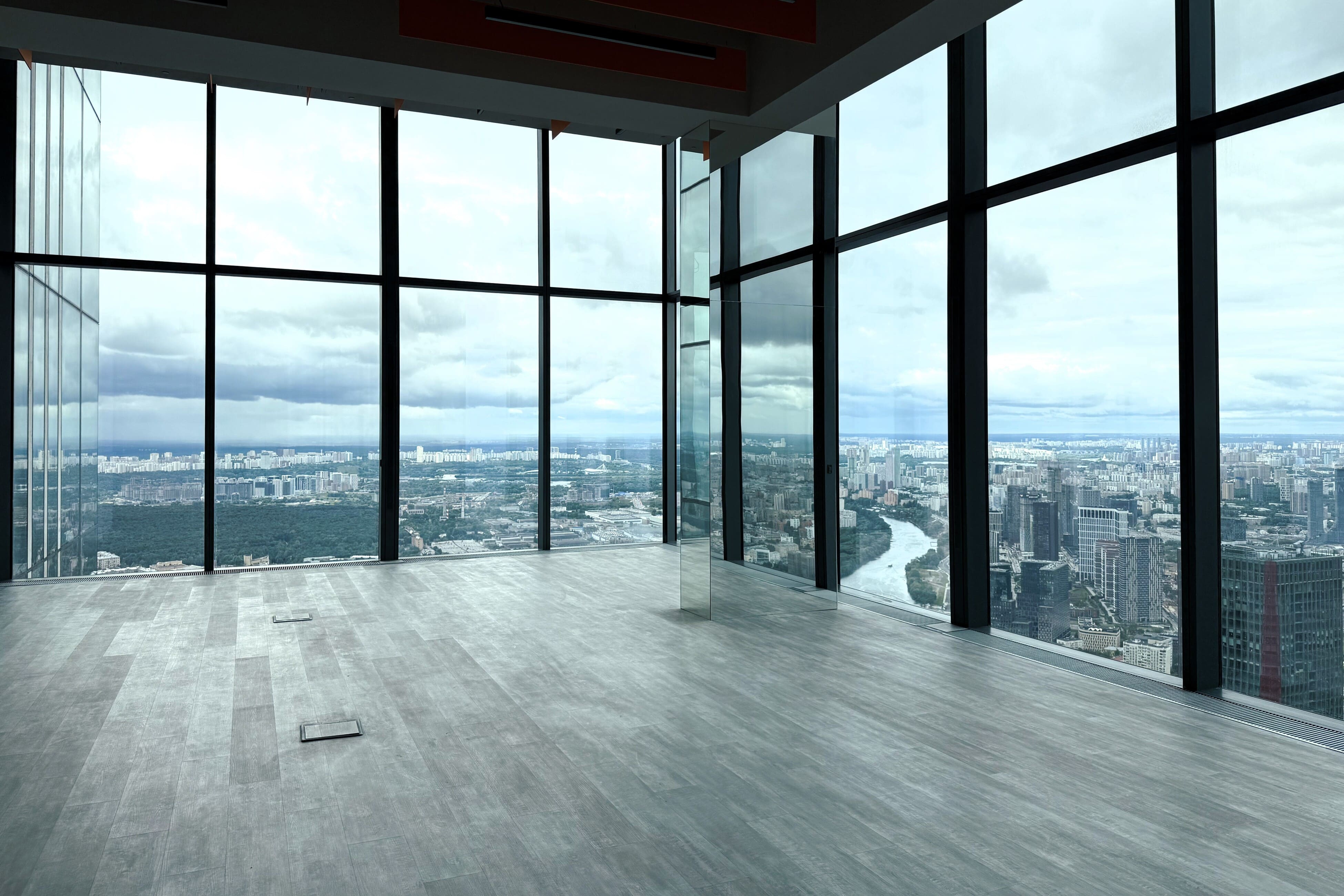 Офис 240 м² Neva Towers смешанной планировки с отделкой под штаб-квартиру